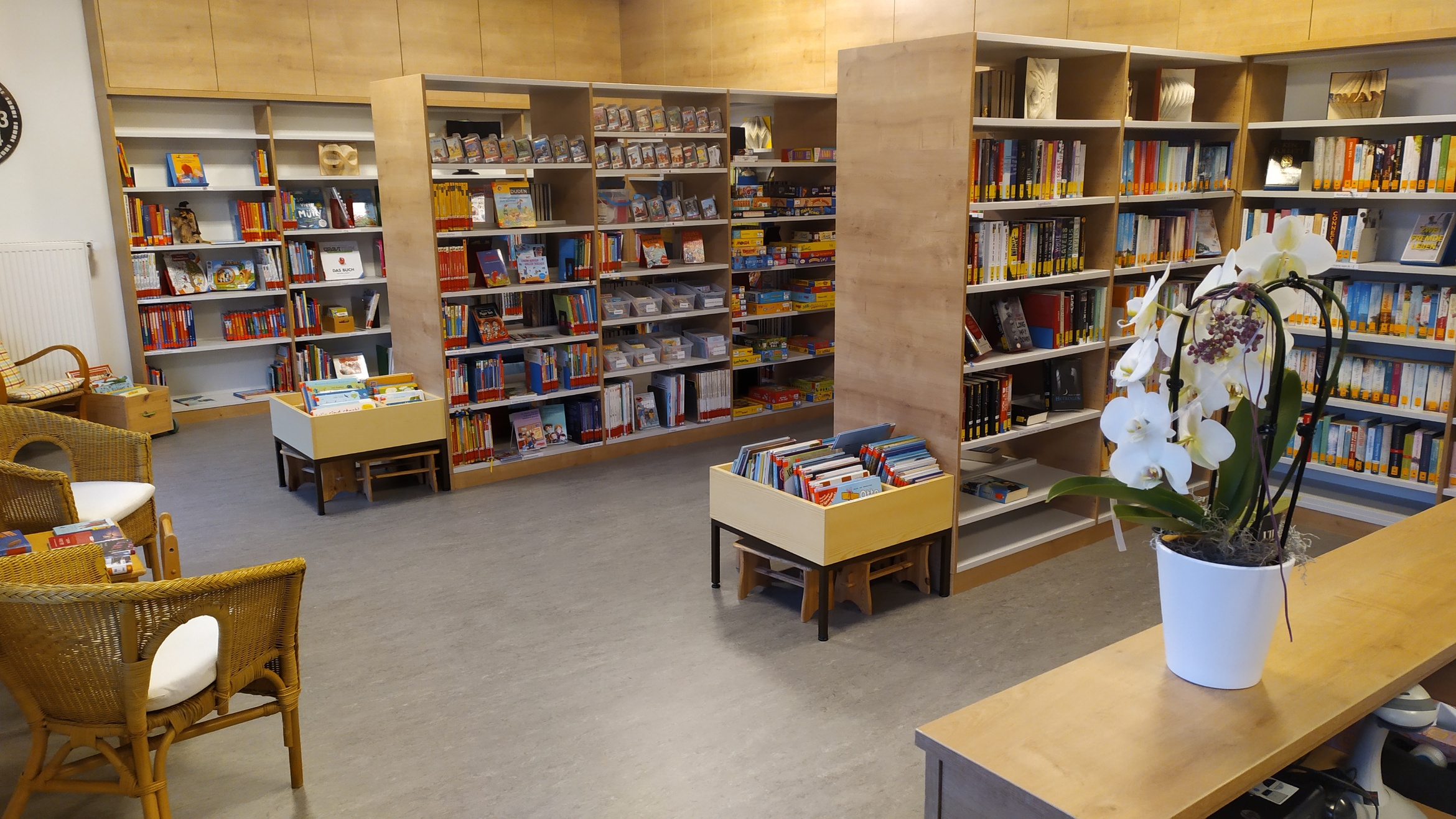 Bücherei in Bahnhof